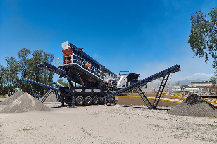 ANDAMINE 60tph mobilestone crushing plant installed in Argentina
